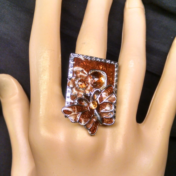 Unusal Rare 3-D Butterfly Flower Rhinestones Ring - Picture 5 of 6